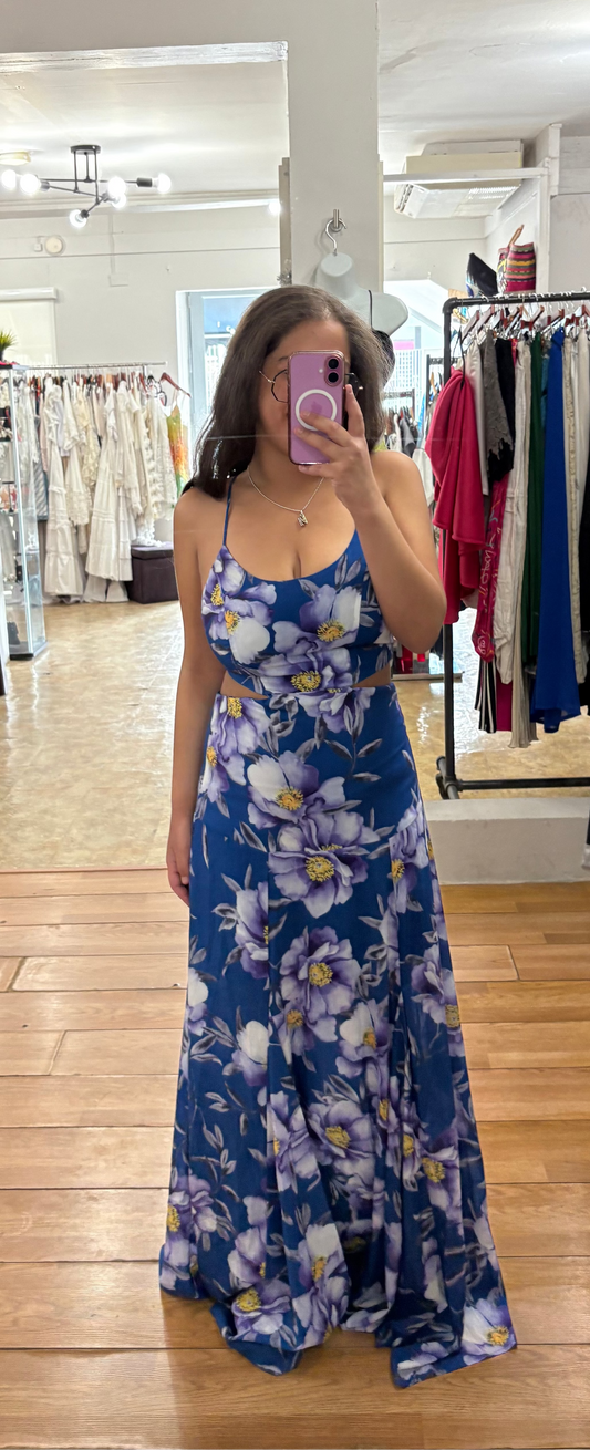 White flower blue maxi