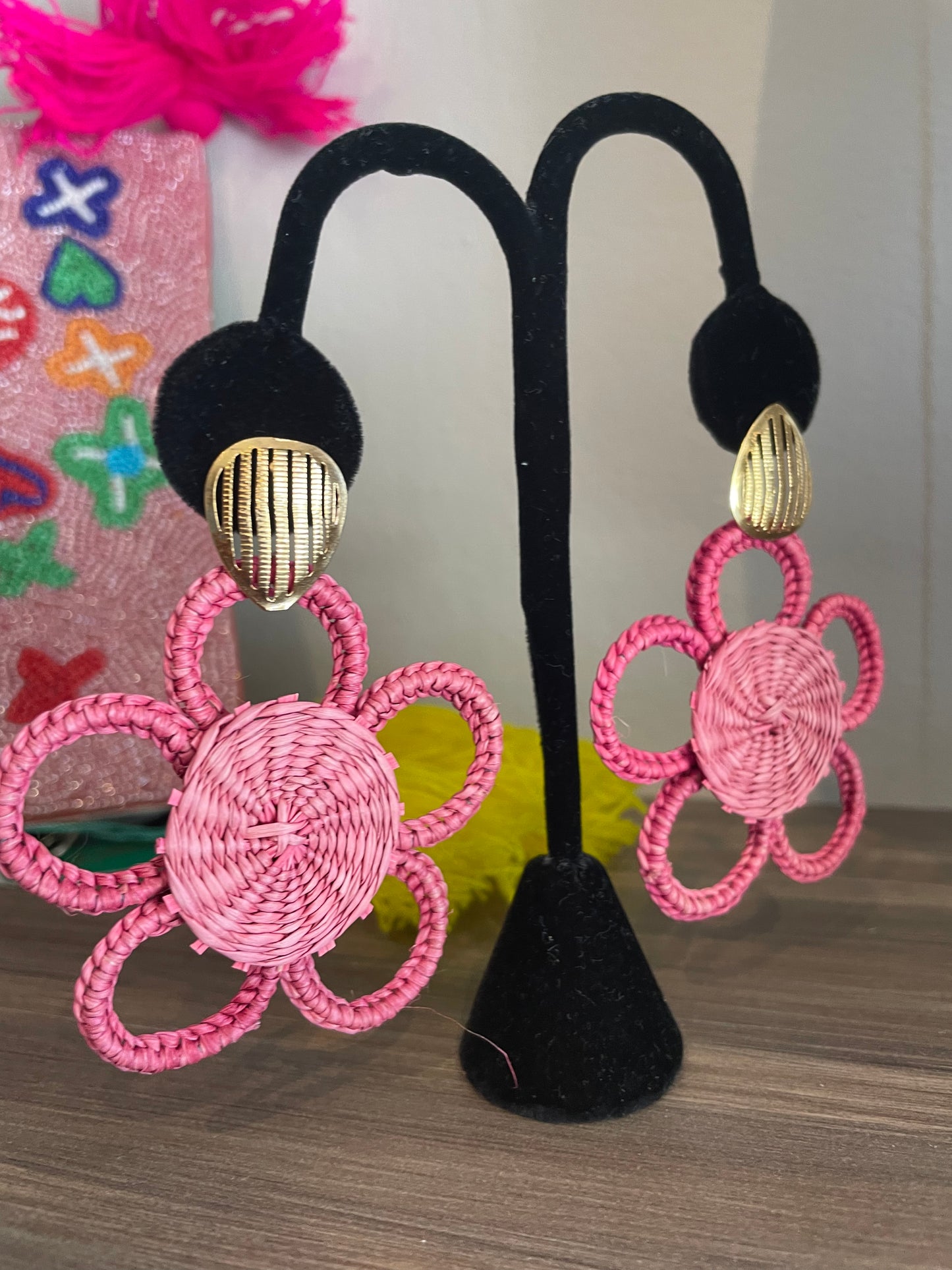 Pinky flower earrings